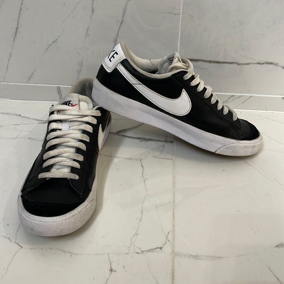 Nike Blazer Low '77 - Picture 1 of 5